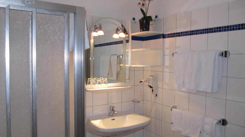 Bed and Breakfast Goldener Ochs Golling an der Salzach Zimmer foto
