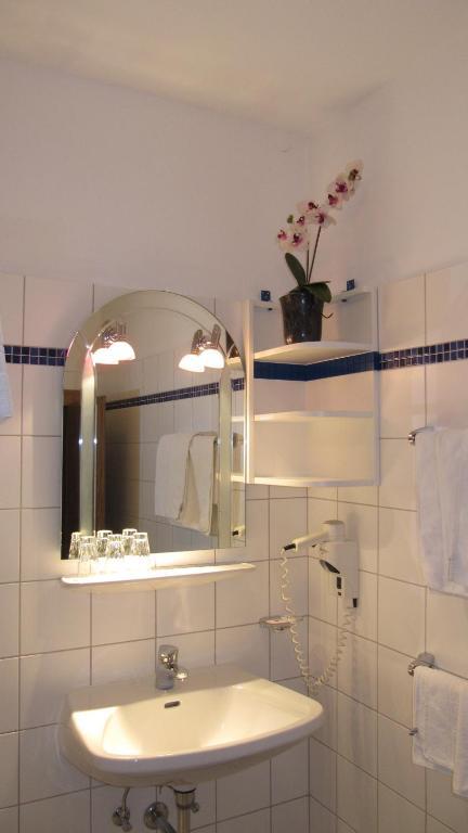 Bed and Breakfast Goldener Ochs Golling an der Salzach Zimmer foto