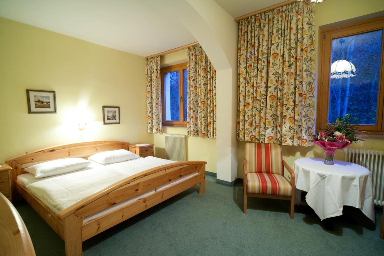 Bed and Breakfast Goldener Ochs Golling an der Salzach Zimmer foto